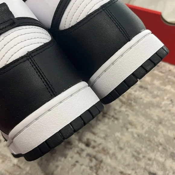 Nike Dunk High Retro - Picture 7 of 9